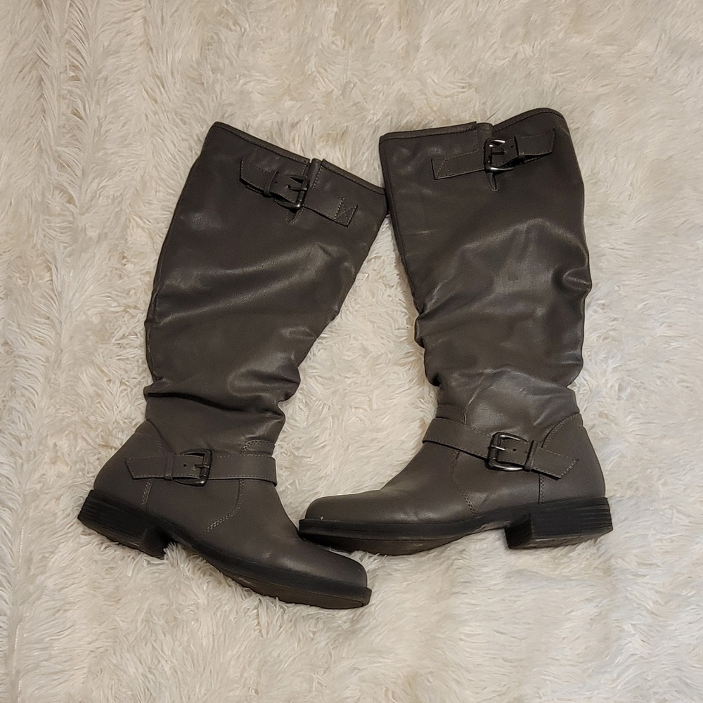Grey boots size 8